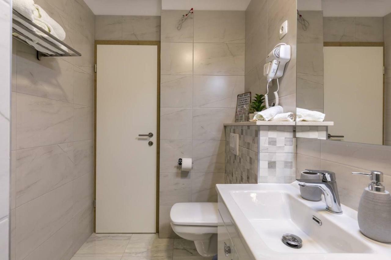 Apartments Cezar Split Kültér fotó